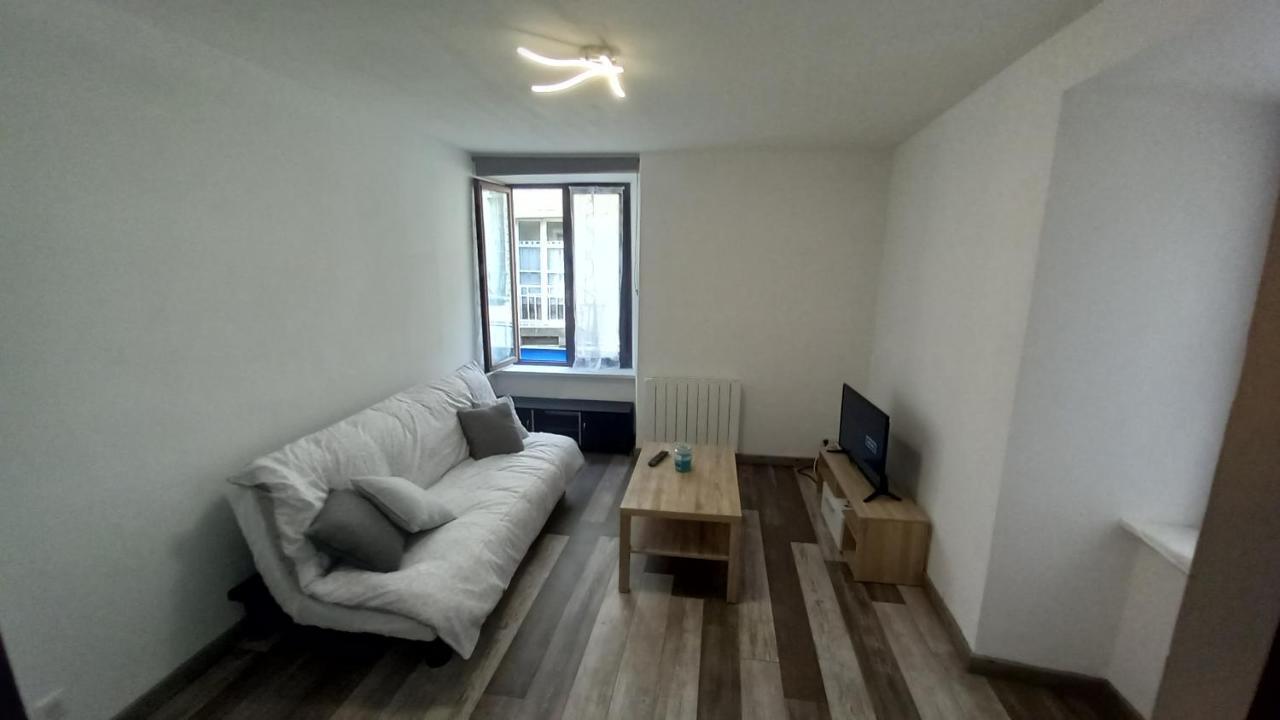 Saint-Flour Appartement Au Coeur De La Ville מראה חיצוני תמונה